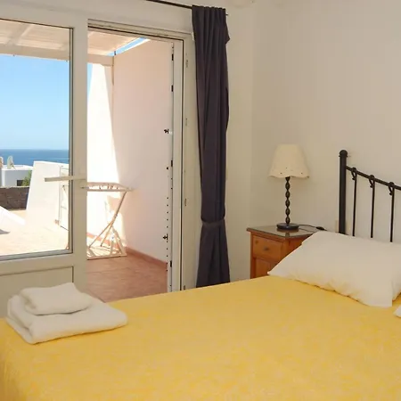 In Puerto Del Carmen Sleeps 5 With Pool Vila *